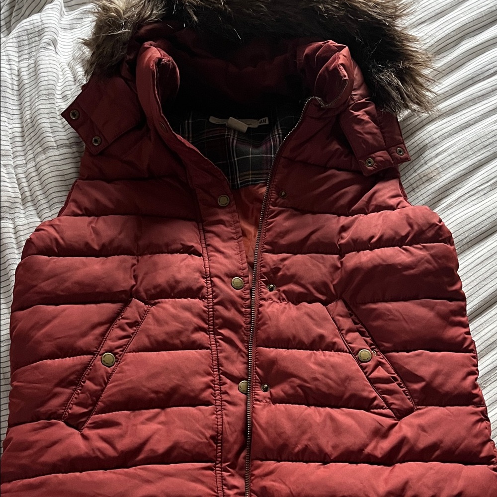 H&M Burgundy Puffer Vest with Faux Fur Trim